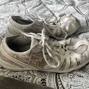 Varsity Last Pass 3.0 a cheer shoes size 8.5